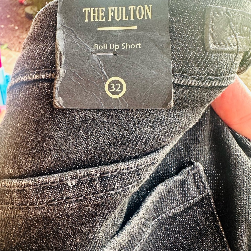 BLANKNYC The Fulton Women's Blue Denim Distressed Roll Up Jeans Shorts Size 32 - Picture 5 of 5